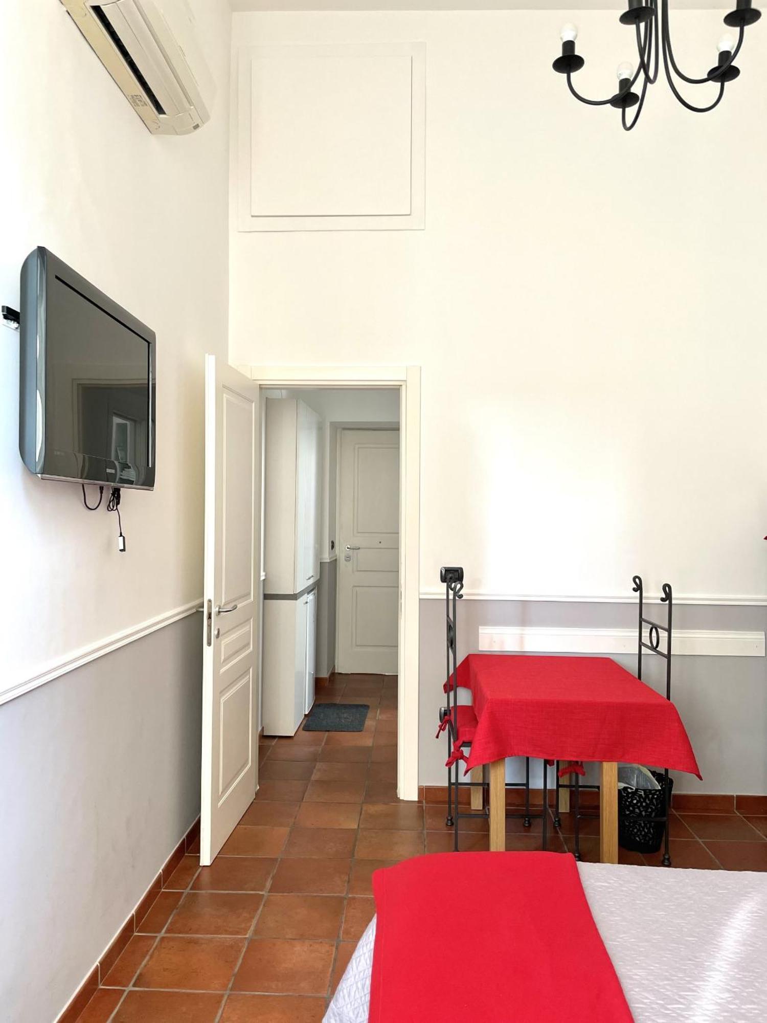 ナポリ Residenza Chiaia Bed & Breakfast エクステリア 写真