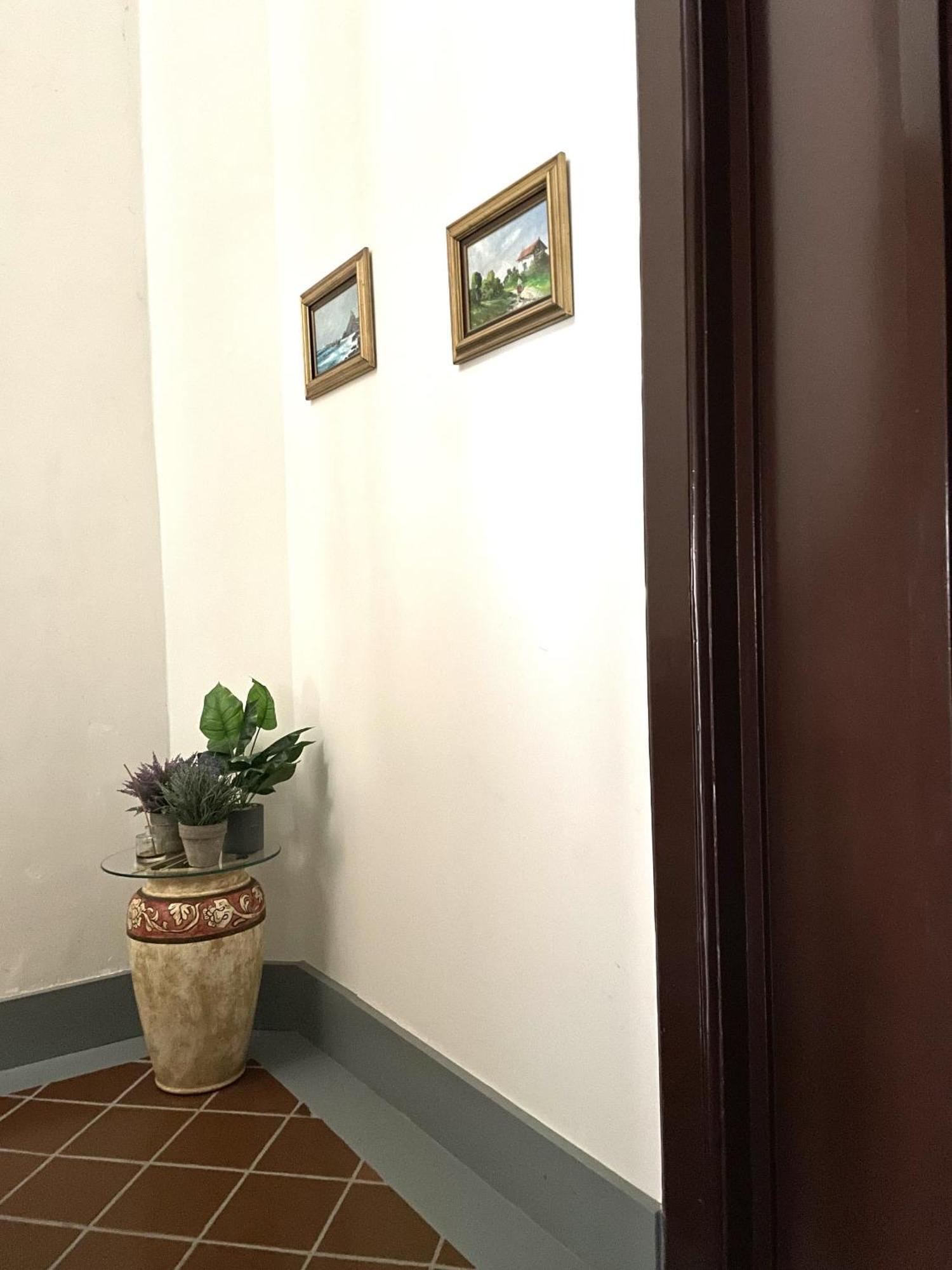 ナポリ Residenza Chiaia Bed & Breakfast エクステリア 写真